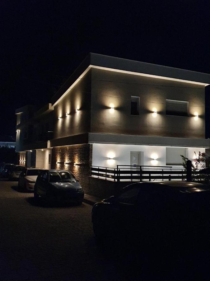 On Board Luxury Studios ซาร์ตี ภายนอก รูปภาพ